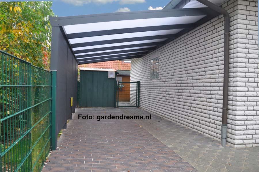 Ein Carport aus Aluminium